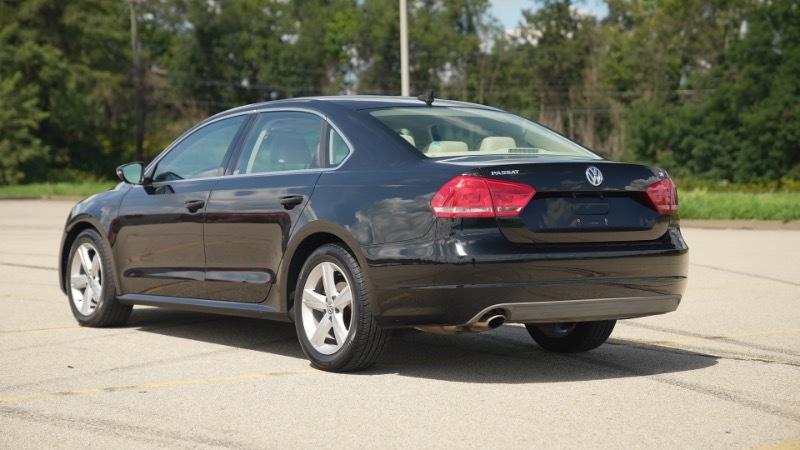Volkswagen Passat 2.5L SE AT 2012