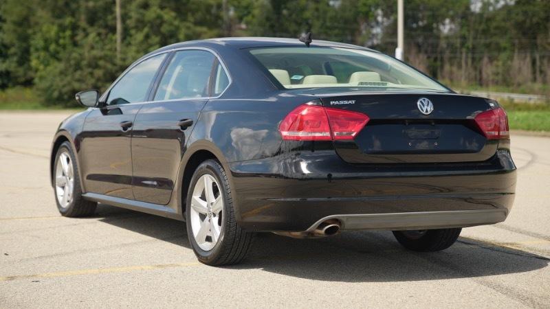 Volkswagen Passat 2.5L SE AT 2012