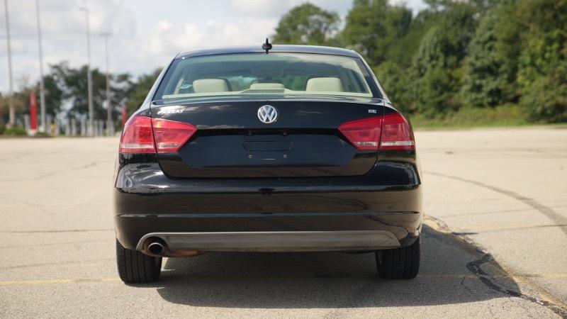 Volkswagen Passat 2.5L SE AT 2012