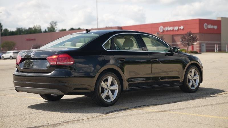 Volkswagen Passat 2.5L SE AT 2012