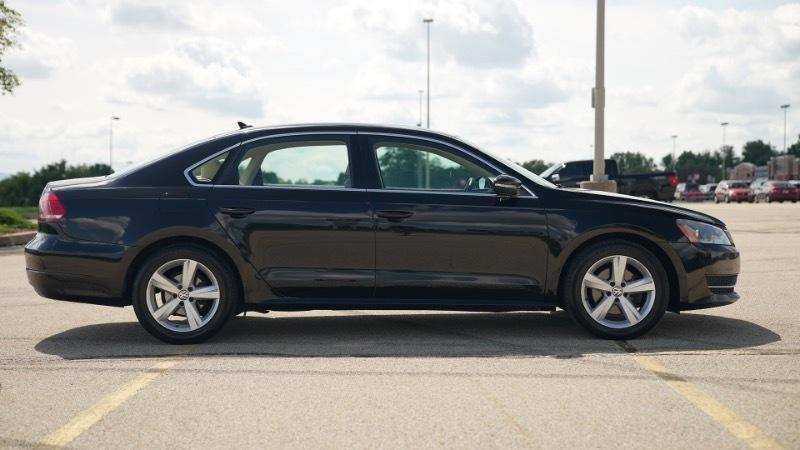 Volkswagen Passat 2.5L SE AT 2012