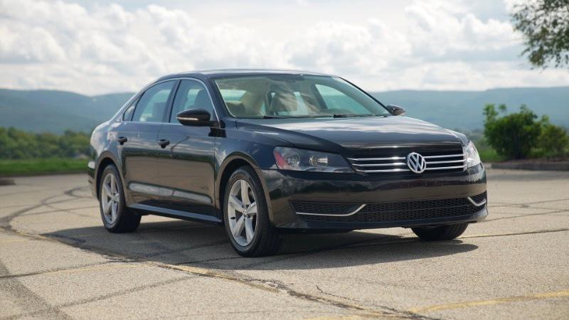 Volkswagen Passat 2.5L SE AT 2012