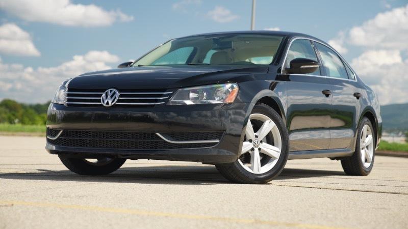 Volkswagen Passat 2.5L SE AT 2012
