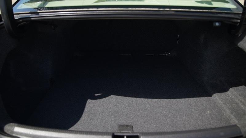 Volkswagen Passat 2.5L SE AT 2012