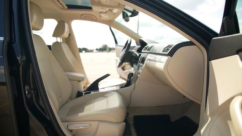 Volkswagen Passat 2.5L SE AT 2012