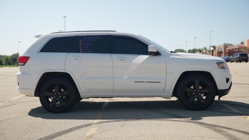 Jeep Grand Cherokee Laredo 4WD 2015