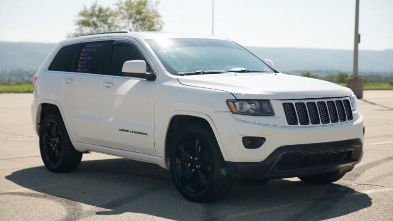 Jeep Grand Cherokee Laredo 4WD 2015