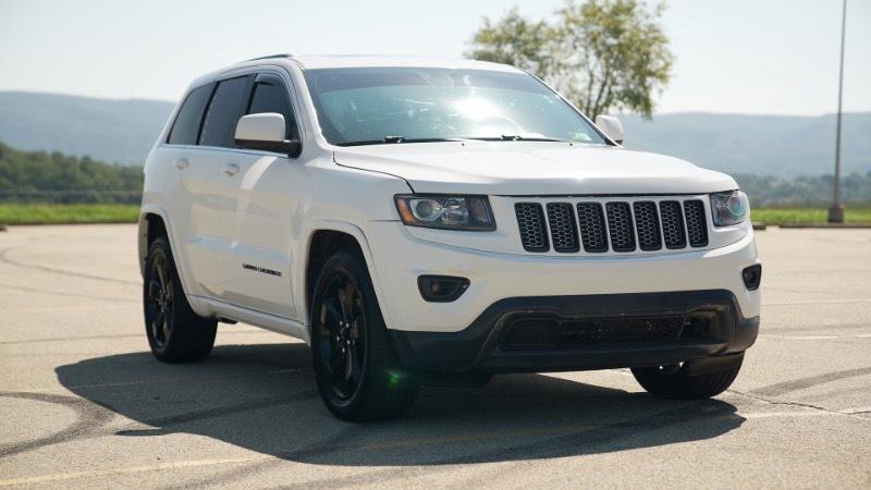Jeep Grand Cherokee Laredo 4WD 2015