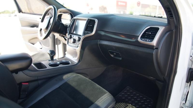 Jeep Grand Cherokee Laredo 4WD 2015