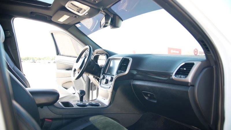 Jeep Grand Cherokee Laredo 4WD 2015