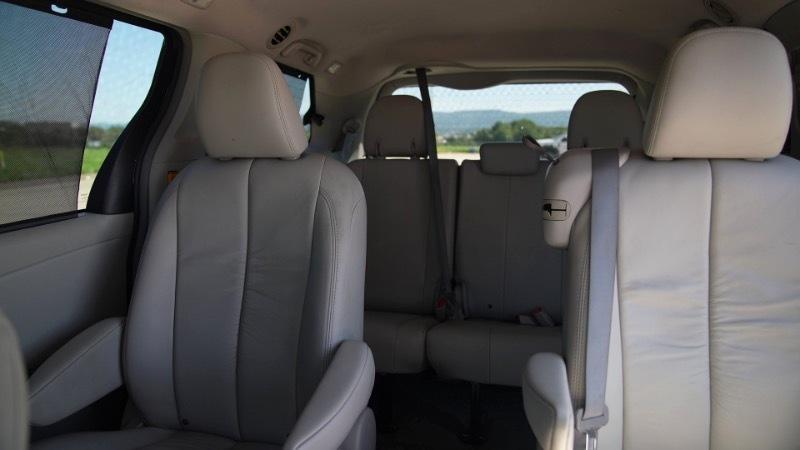 Toyota Sienna Limited 7-Pass V6 2011