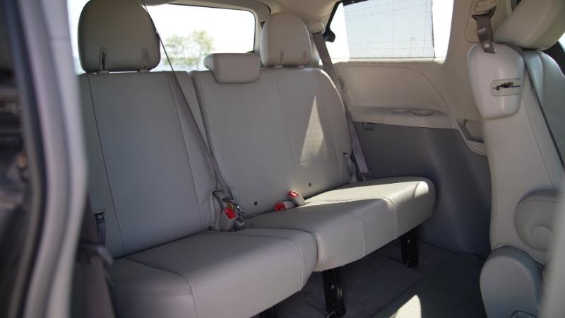 Toyota Sienna Limited 7-Pass V6 2011
