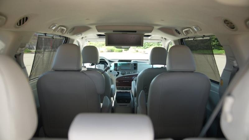 Toyota Sienna Limited 7-Pass V6 2011