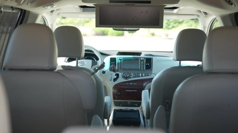 Toyota Sienna Limited 7-Pass V6 2011