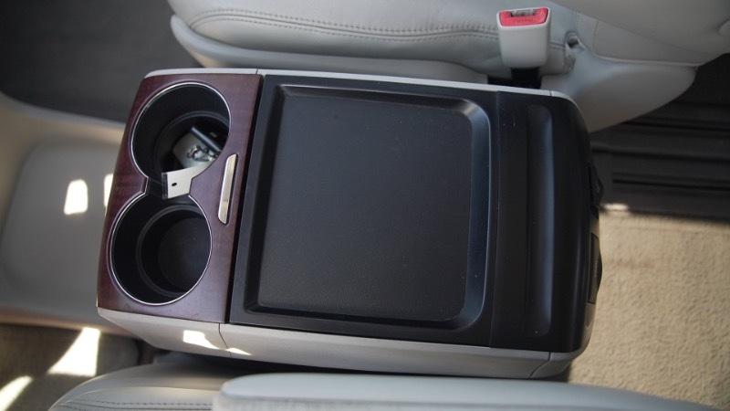 Toyota Sienna Limited 7-Pass V6 2011