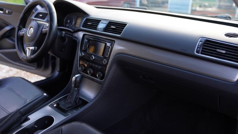 Volkswagen Passat 1.8T SE AT PZEV 2014