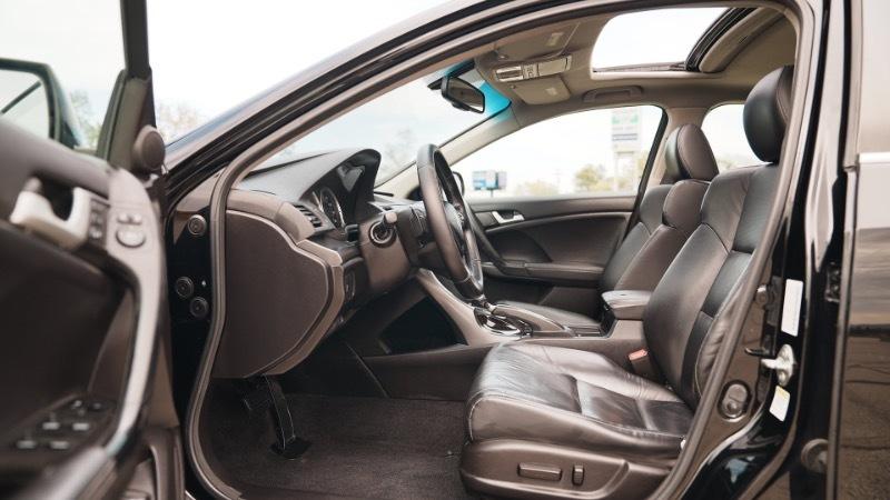 Acura TSX 5-Speed AT with Tech Package 2011