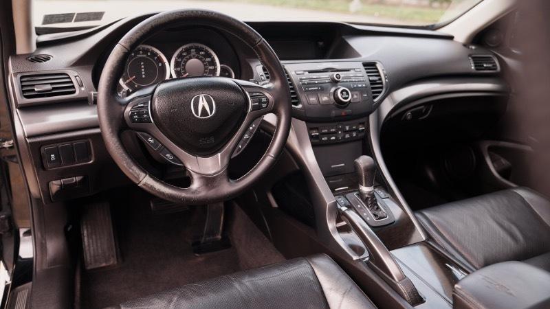 Acura TSX 5-Speed AT with Tech Package 2011