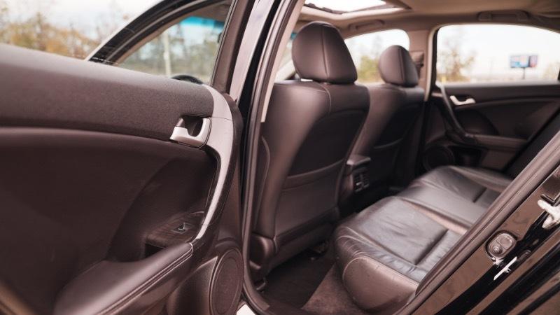 Acura TSX 5-Speed AT with Tech Package 2011