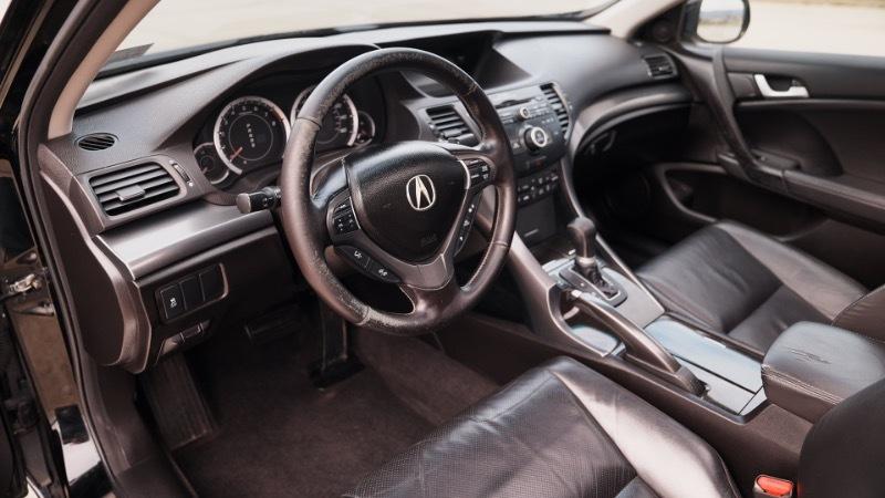 Acura TSX 5-Speed AT with Tech Package 2011