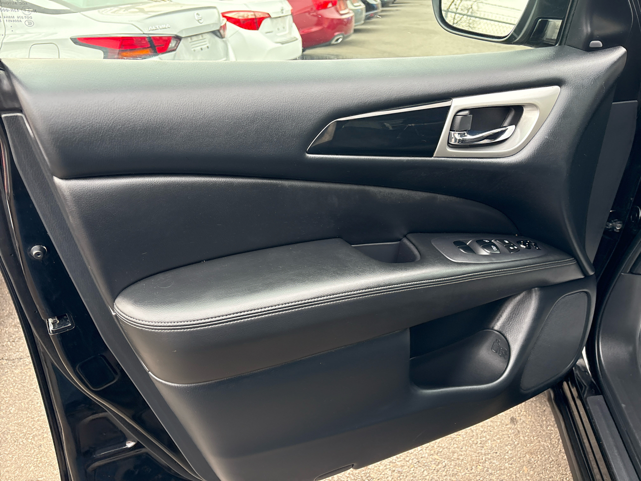 Nissan Pathfinder SV 4WD 2020