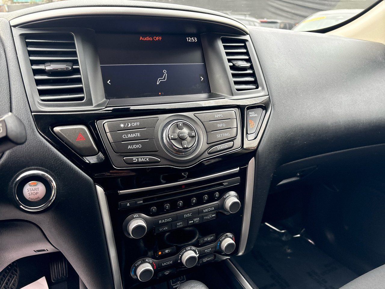 Nissan Pathfinder SV 4WD 2020