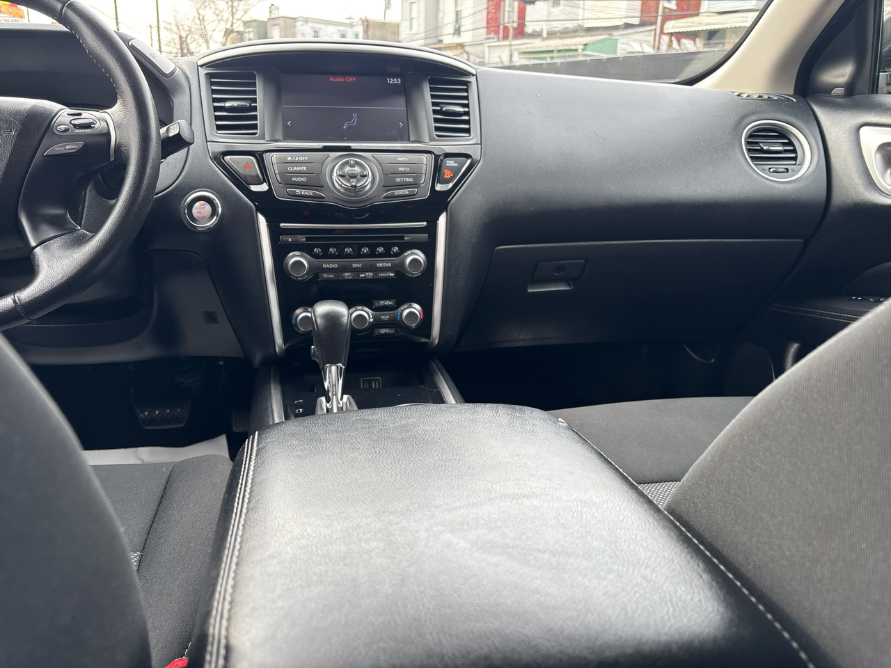 Nissan Pathfinder SV 4WD 2020