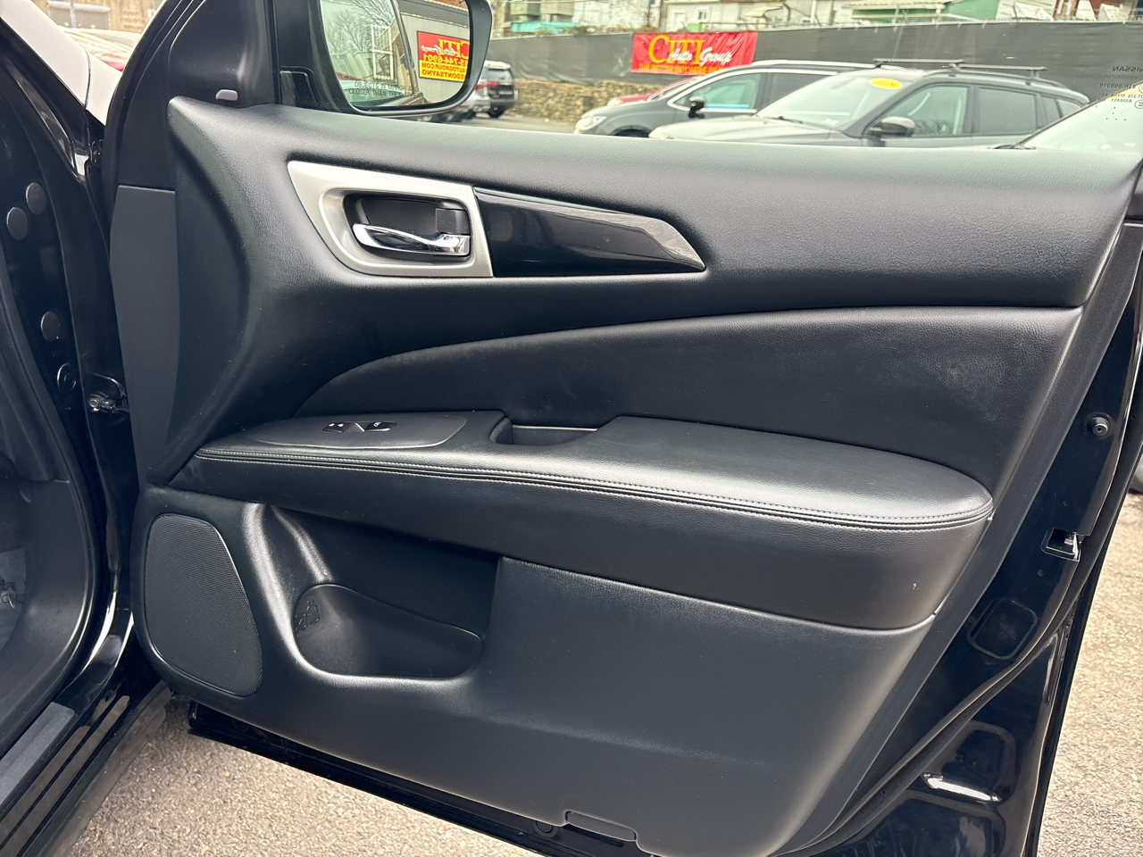 Nissan Pathfinder SV 4WD 2020