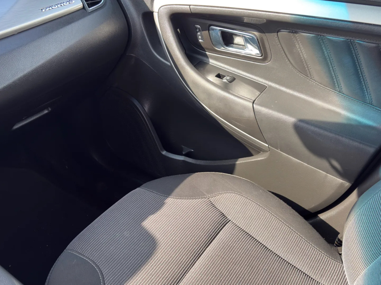 Ford Taurus SEL FWD 2016