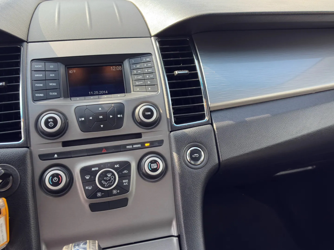 Ford Taurus SEL FWD 2016