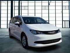 2021 Chrysler Voyager 