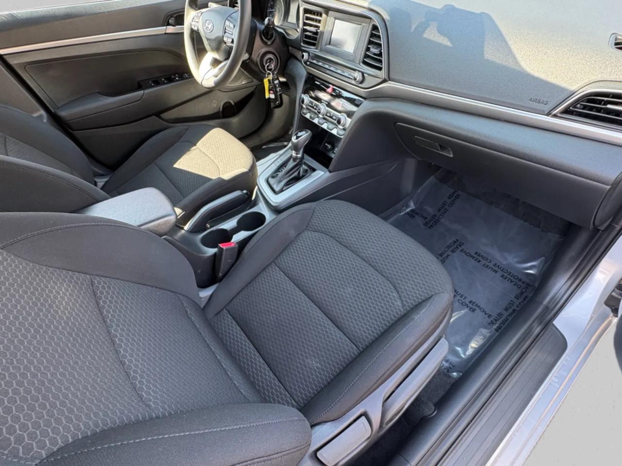 Hyundai Elantra SE 6M 2020