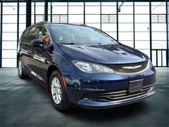 2020 Chrysler Voyager 