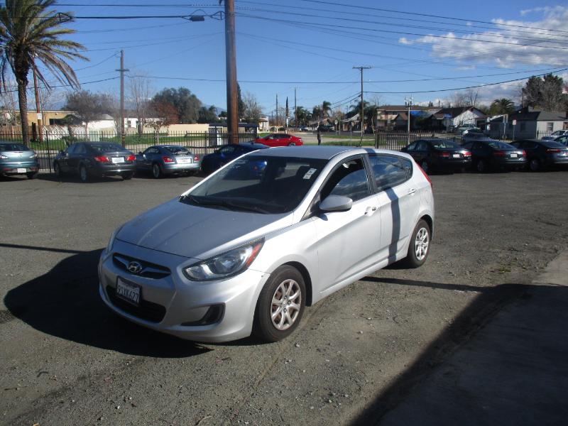 Hyundai Accent GS 5-Door 2013