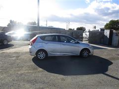 2013 Hyundai Accent 