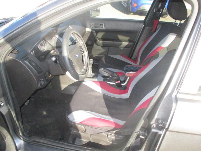 Ford Focus SE Sedan 2010