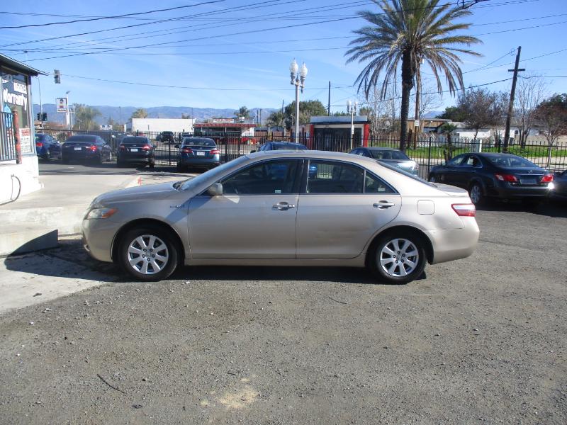 Toyota Camry Hybrid Sedan 2008