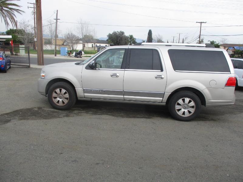 Lincoln Navigator L 2WD 2007