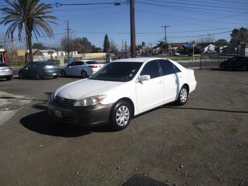 Toyota Camry LE 2002