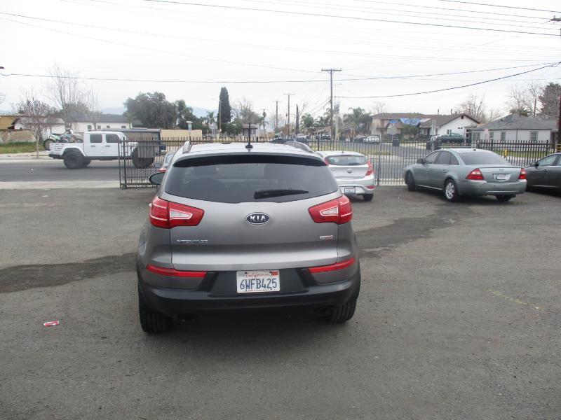 Kia Sportage LX FWD 2012