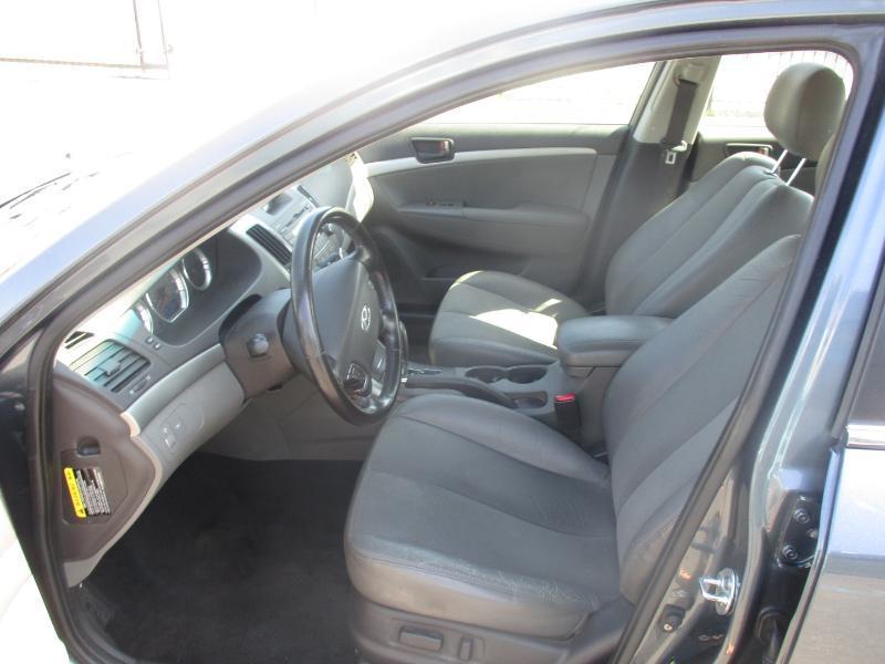 Hyundai Sonata SE V6 2010