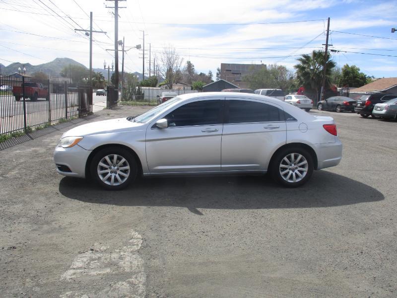 Chrysler 200 Touring 2011