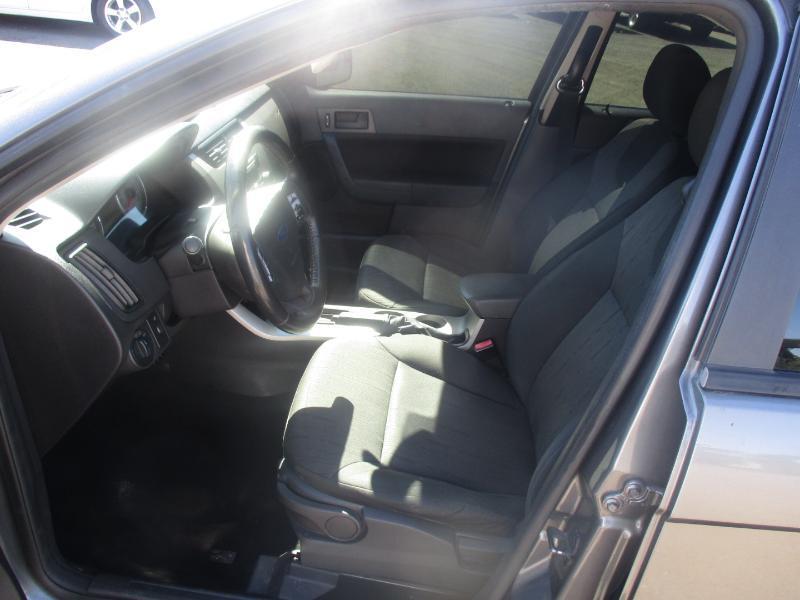 Ford Focus SE Sedan 2009