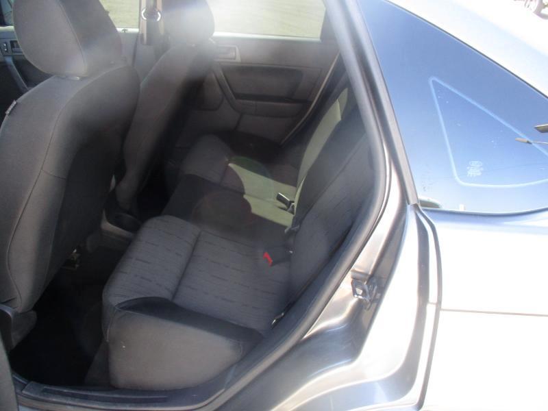 Ford Focus SE Sedan 2009