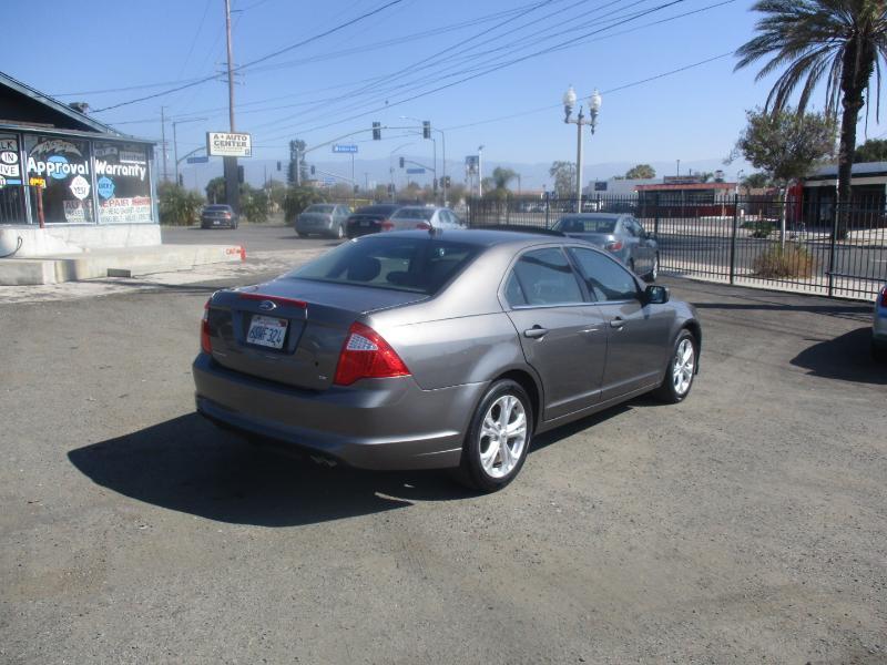 Ford Fusion SE 2012