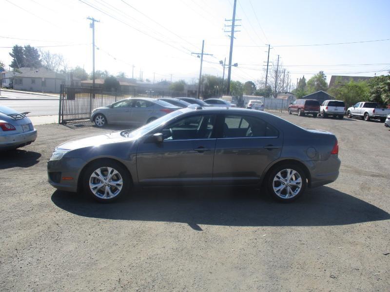 Ford Fusion SE 2012