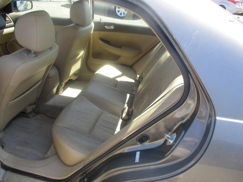 Honda Accord EX V-6 Sedan AT w/ Nav System/ XM Radio 2006