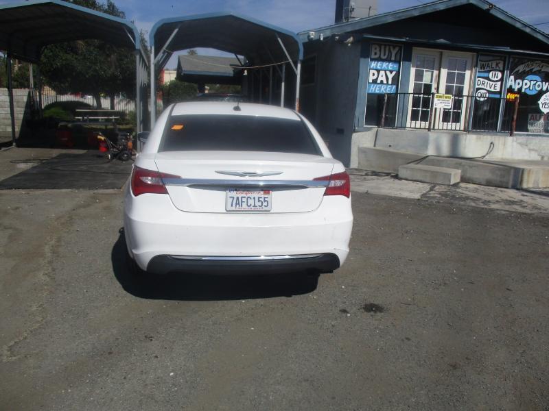 Chrysler 200 LX 2013