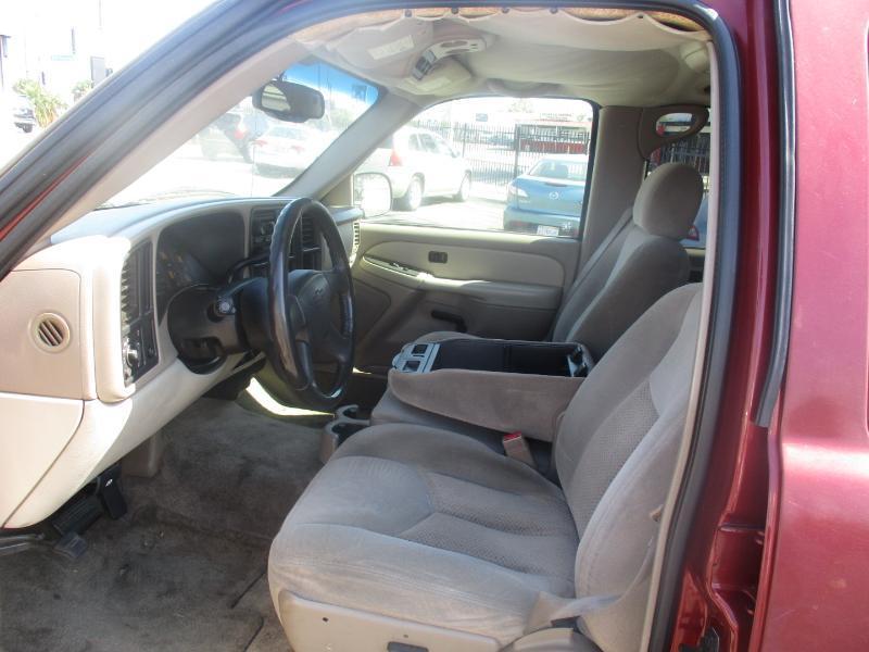 Chevrolet Suburban 1500 2WD 2003