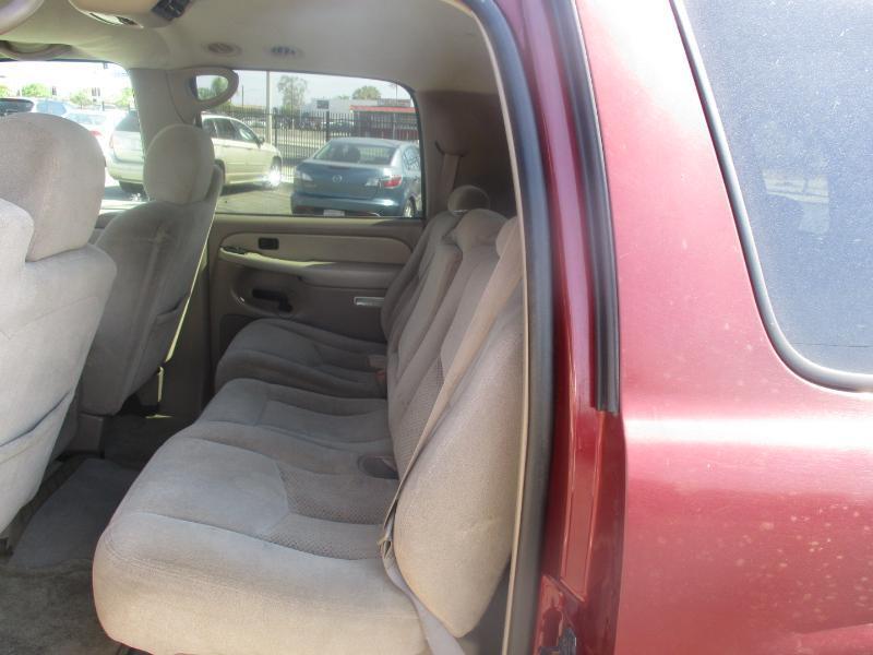 Chevrolet Suburban 1500 2WD 2003